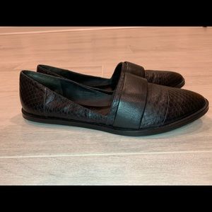 VINCE Mason Landsnake shoes, black, 10